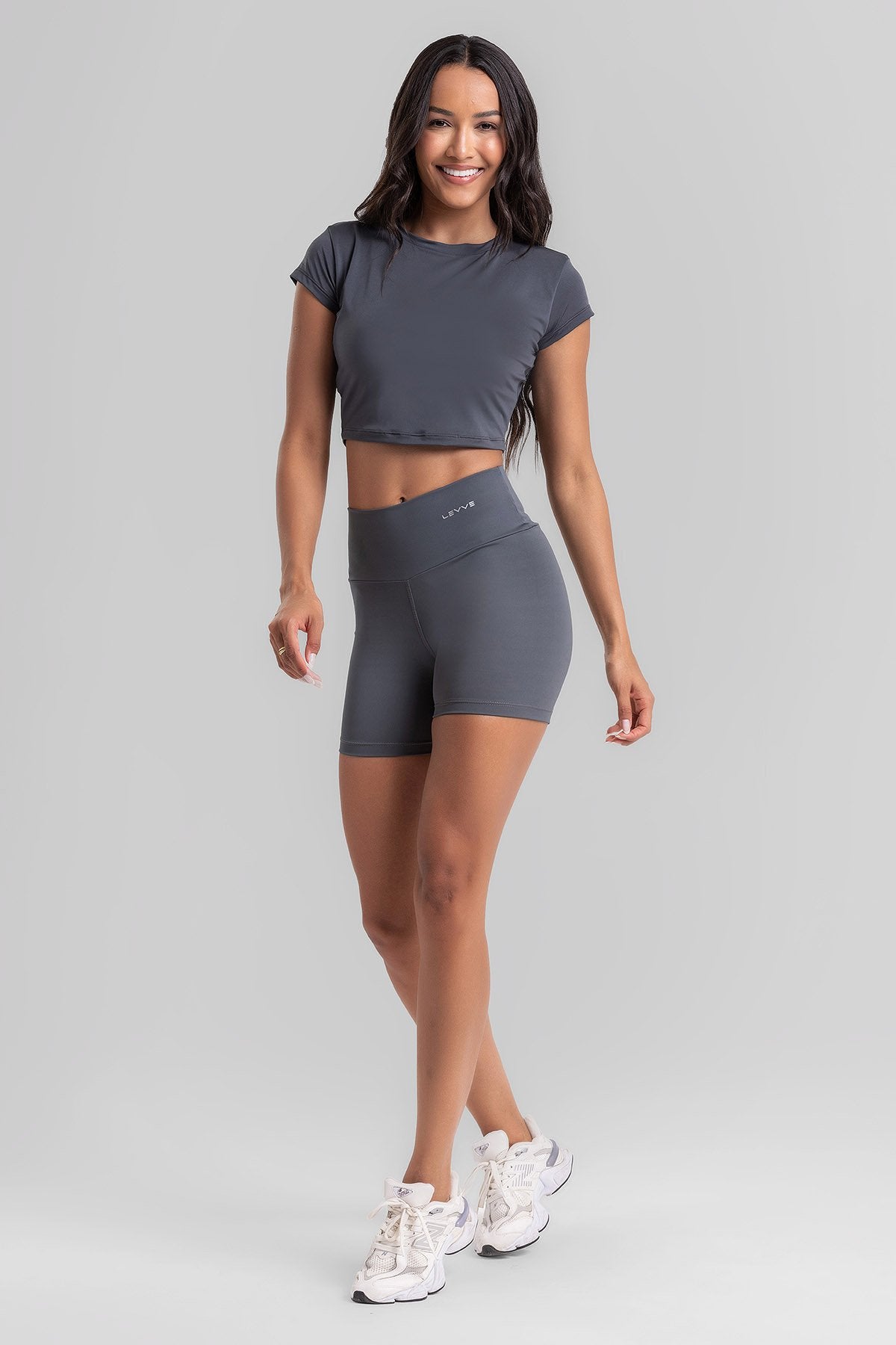 Cropped Top + Basic Shorts Graphite