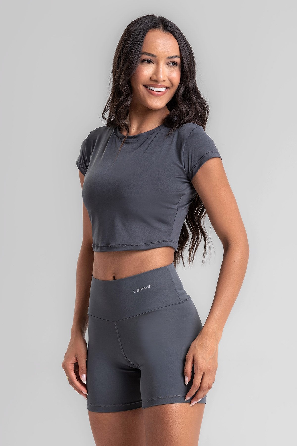 Cropped Top + Basic Shorts Graphite