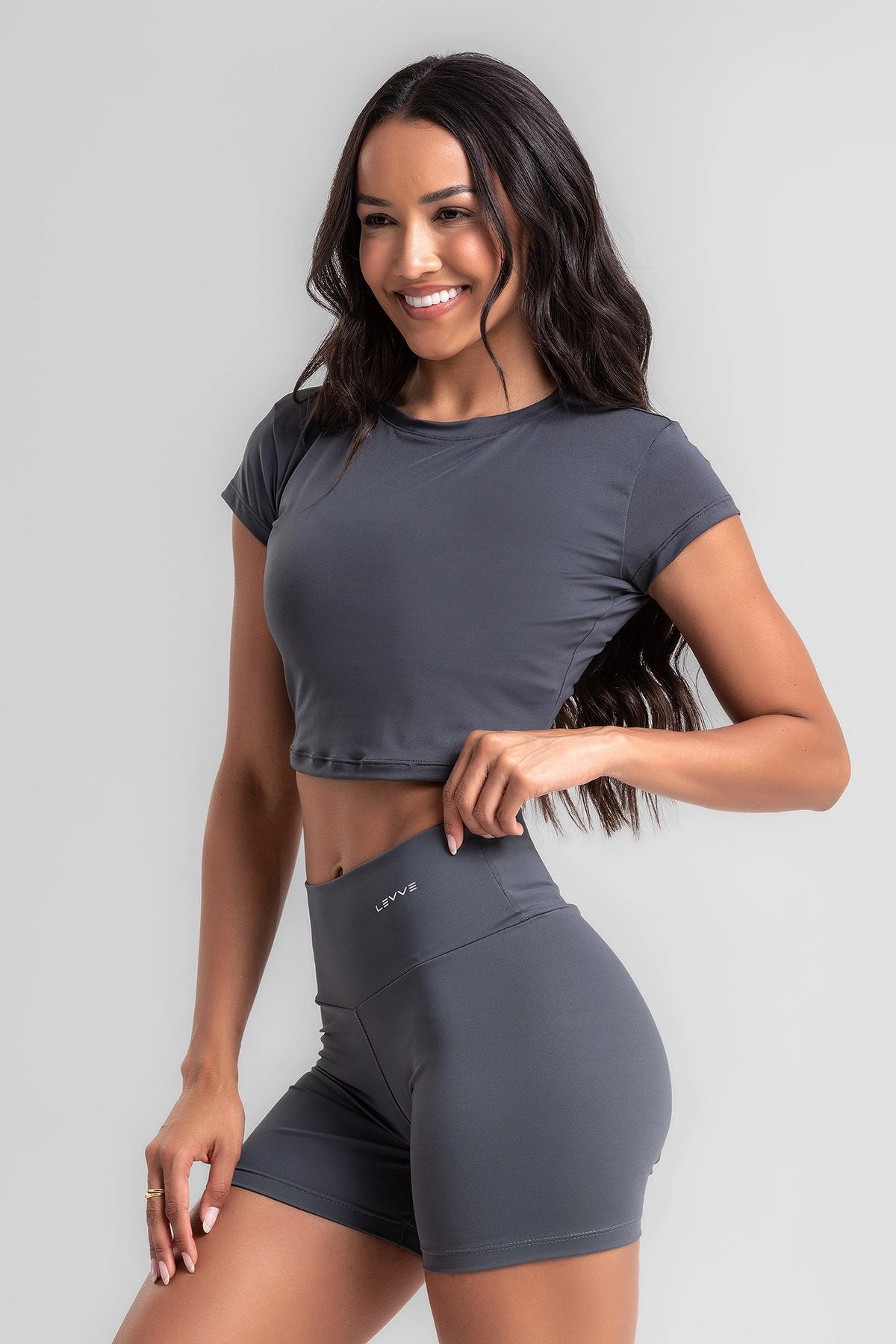 Cropped Top + Basic Shorts Graphite