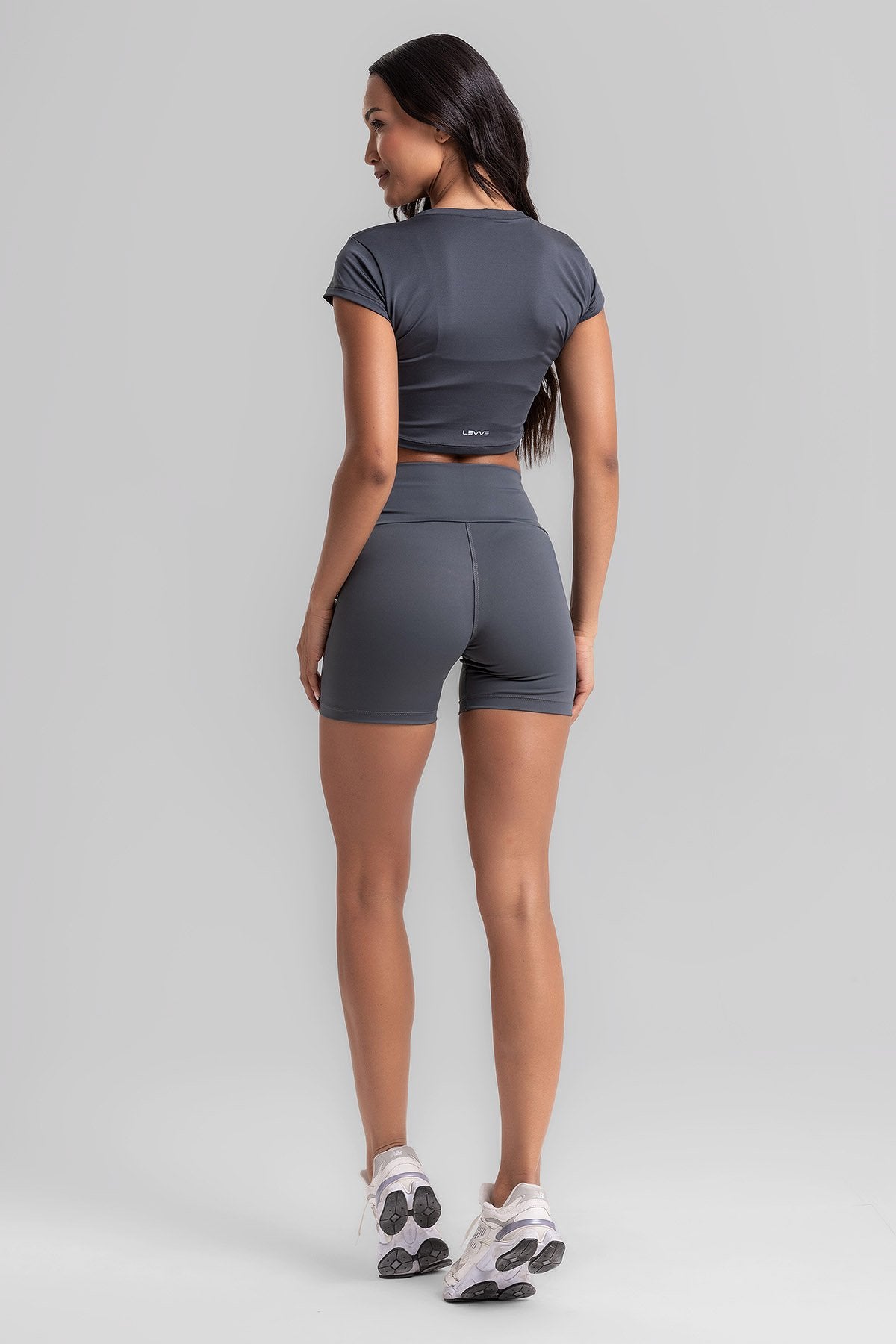 Cropped Top + Basic Shorts Graphite