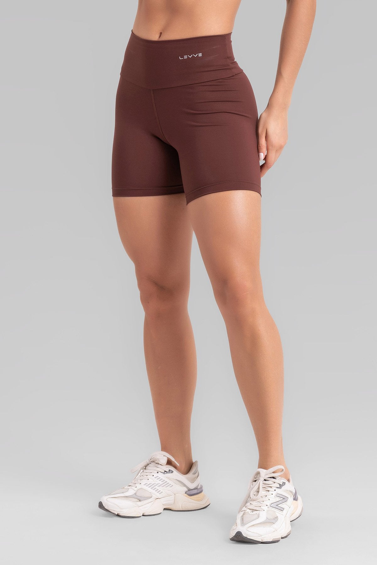 Double-Strap Sports Bra + Basic Shorts Intense Leather