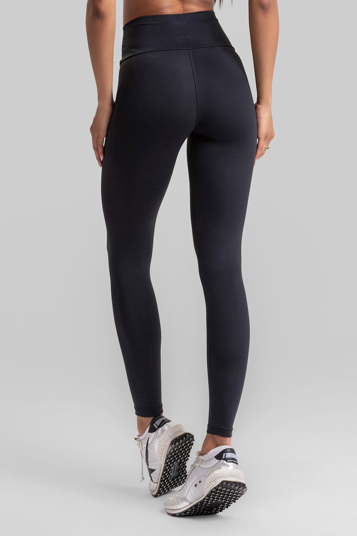 Cropped Top + Basic Leggings Intense Black